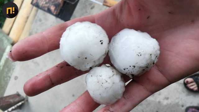 В России выпал град размером с куриное яйцо