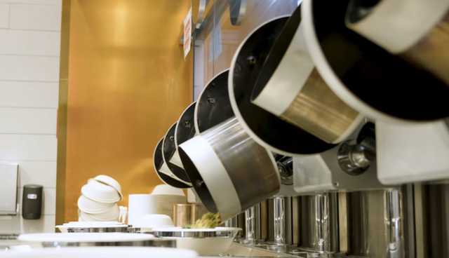 Кабмин разрешил общепиту, ТРЦ и гостиницам работать во время карантина