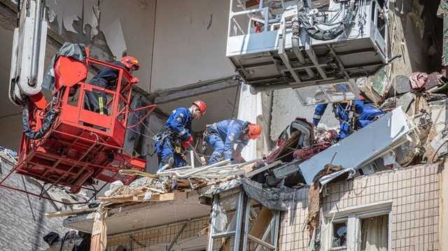 Очень воняло газом: эксклюзивный комментарий жительницы дома на Позняках, где произошел взрыв