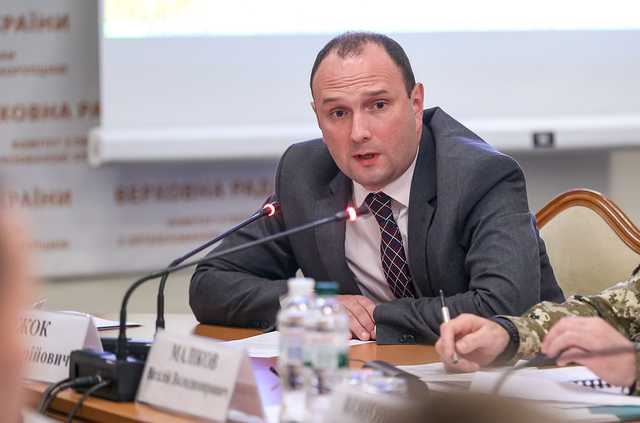 Кабмін відсторонив заступника глави МЗС, який фігурує у справі Порошенка