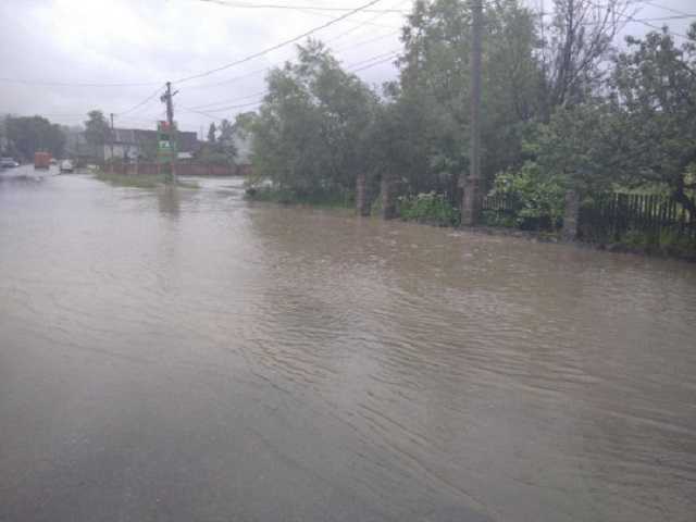 Стихия добралась до Закарпатья: в регионе началось затопление населенных пунктов