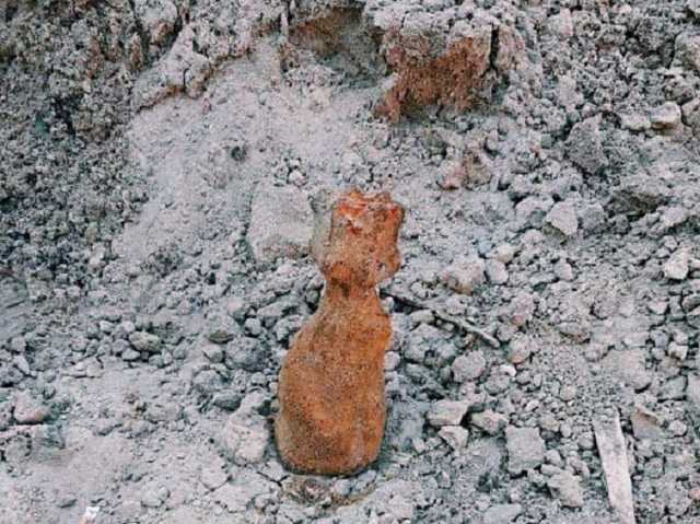 В Киеве рядом с рынком "Петровка" нашли мины: подробности ЧП