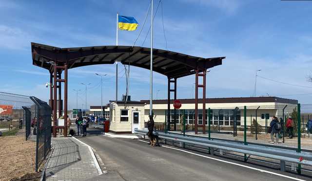 Випускникам з Криму дозволили в’їзд на материкову частину України без проходження обсервації