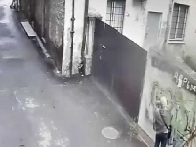 В Ровно ищут лысого хулигана, оскорбившего Украину