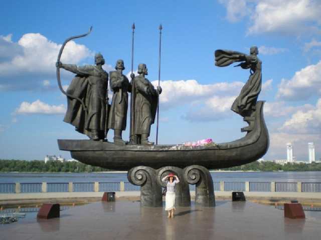 Днем до +32 градусов: синоптик порадовала прогнозом на День Конституции