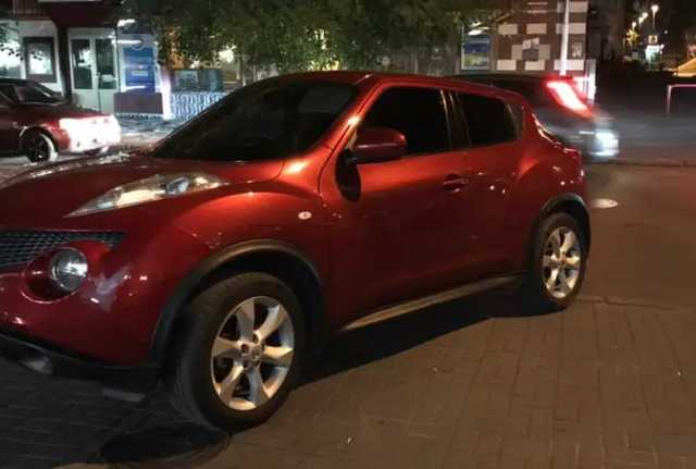 В Ровно пьяная полицейская сбила двух пешеходов: стало известно имя виновницы