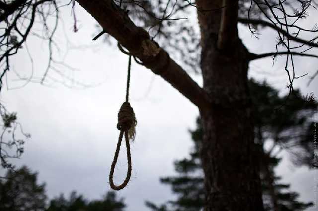В Тернопольской области мужчина пытался повеситься в лесу