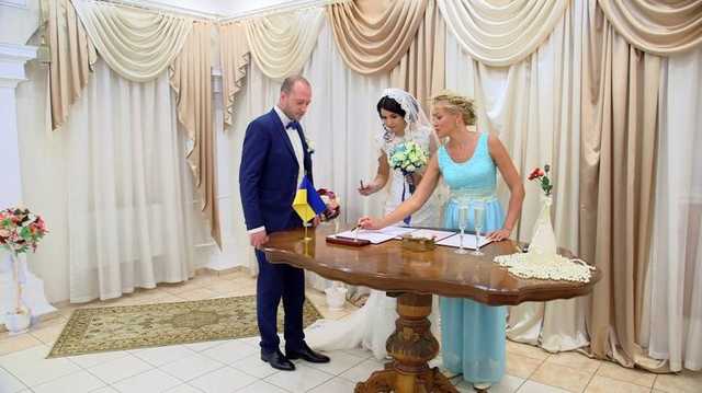 На карантине украинцы стали реже жениться и разводиться - Минюст