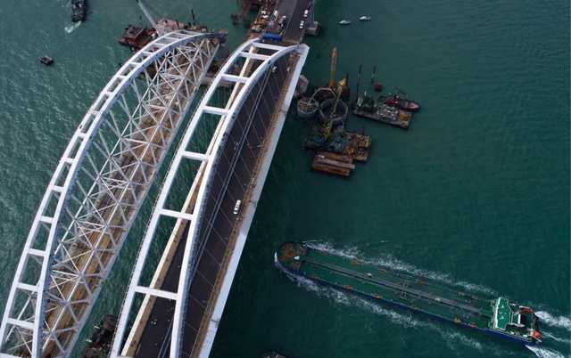 Крымский мост имеет специфический симптом, Кремль может превратить полуостров в ядерную базу, – Бабин