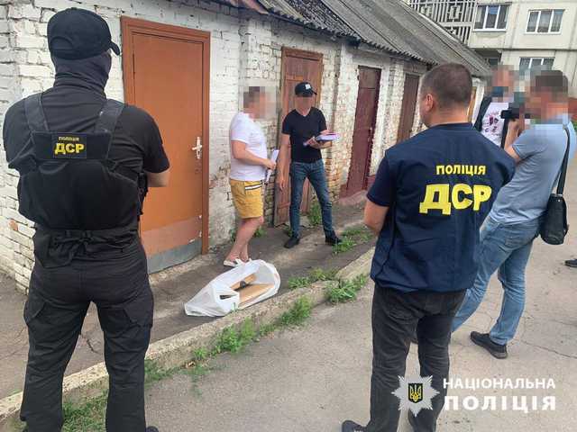 У Рівному місцевий прокурор вимагав два ноутбуки у якості хабара