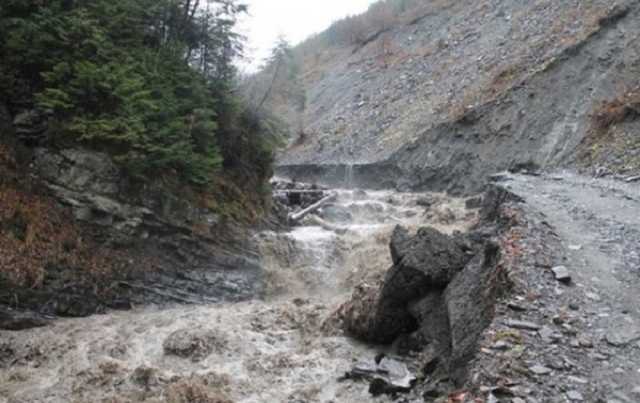 В Ивано-Франковской области девять сел остаются заблокированы из-за оползней