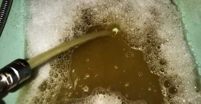 В Крыму из кранов течет ржавая вода