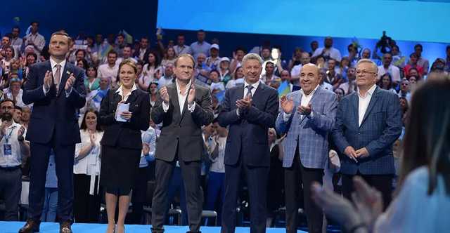 В офис партии ОПЗЖ в Полтаве бросили гранату, пострадала девушка