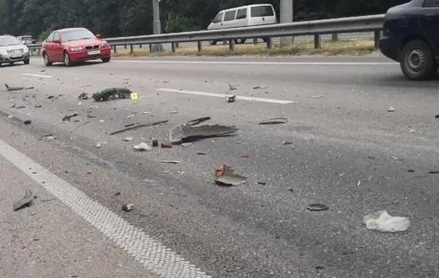 На въезде в Киев произошло смертельное ДТП с участием фур