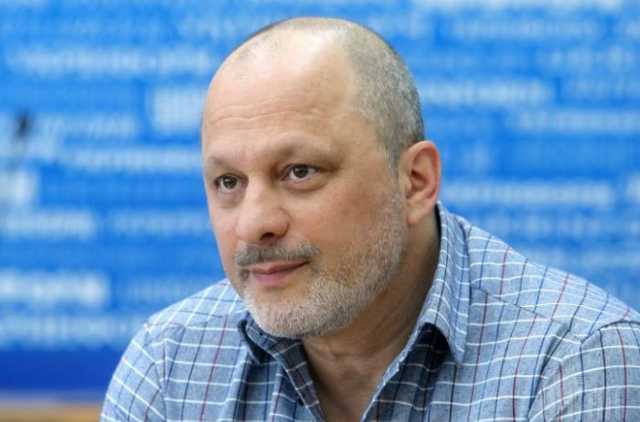 "Шавка, бл*!": Аласания с матами набросился на журналистку