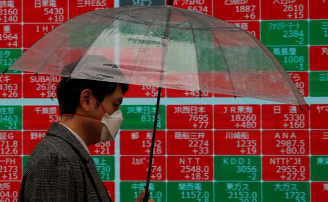 Коронавирус задерживается в воздухе помещений, требуются более жесткие правила ношения масок, – исследователи