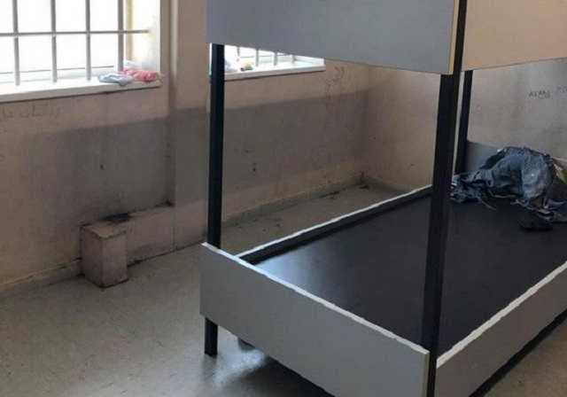 17 задержанных украинцев провели вторую ночь в изоляторе аэропорта Афин