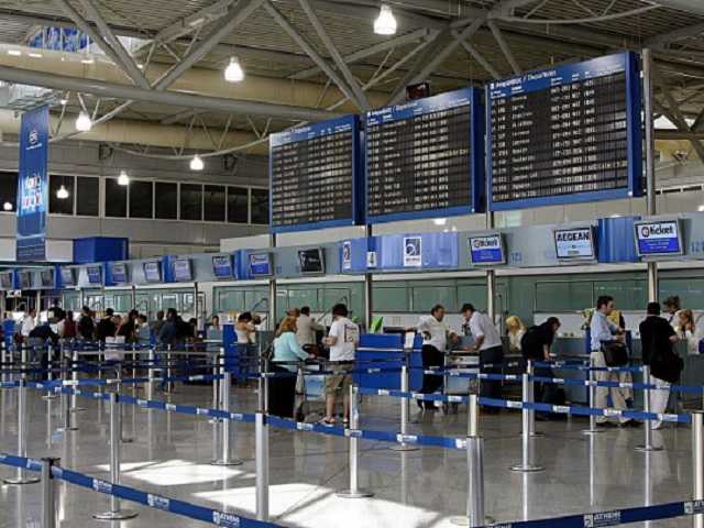 Одной из застрявших в Греции украинок разрешили въехать на территорию ЕС