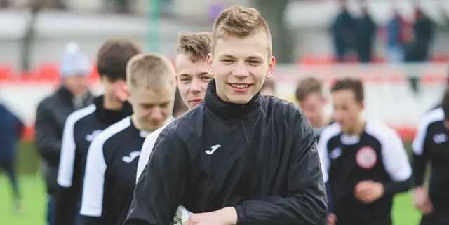 В России молния попала в подростка-футболиста