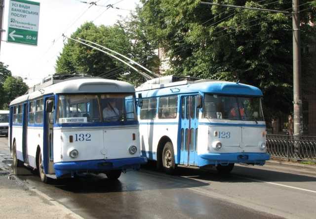 40-річний тролейбус досі їздить у Рівному. Таких немає більше ніде у світі