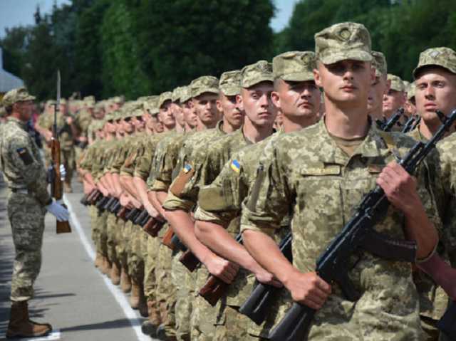 Минобороны просят отсрочить призыв выпускников в армию