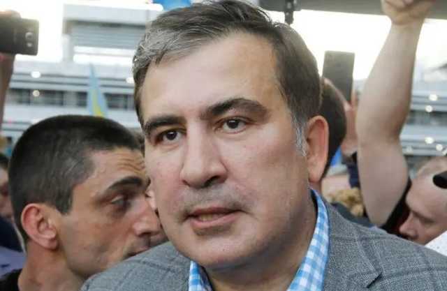 Саакашвили назвал Путина “уличным паханом” и рассказал о его слабостях