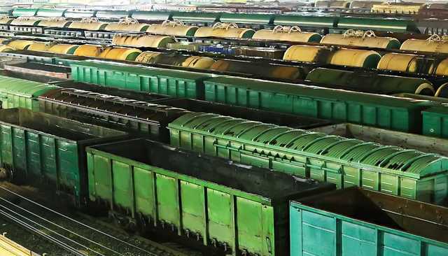 Суд арестовал вагоны и тепловозы компании, которой на 40% владеет “Нафтогаз”