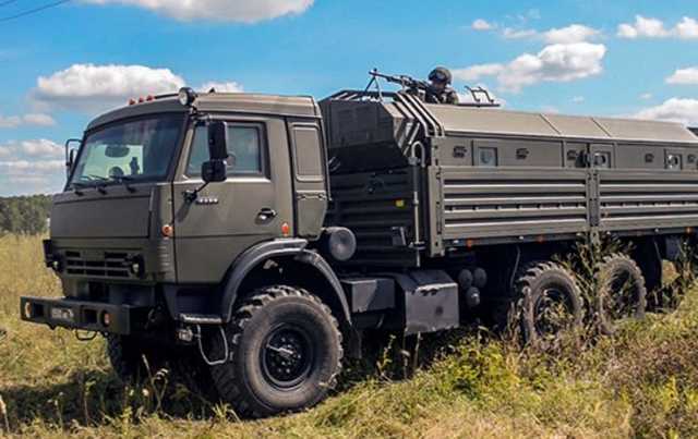 В Крыму заметили колонну военной техники, движущуюся в сторону Симферополя