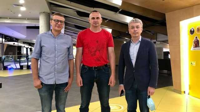 Советник Ермака публично оскорбил Сенцова