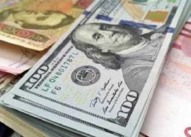 Украинцы за полгода продали банкам $7,18 млрд