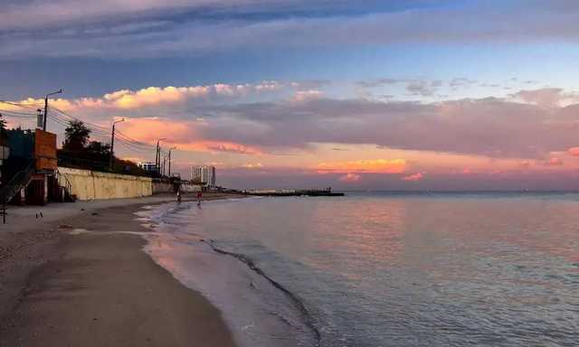 В море у Одессы начали замечать шприцы с иголками