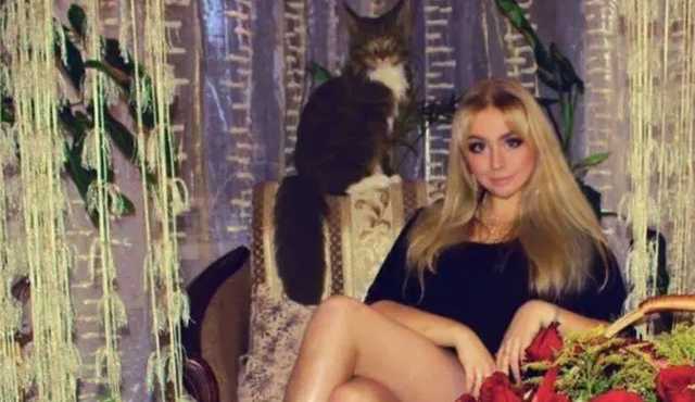 В сети возник скандал из-за помощницы архиепископа Москвы: ее внешность вызвала споры