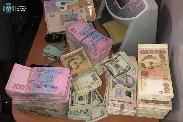 СБУ блокувала роботу міжнародної інтернет-мережі з легалізації доходів через криптовалюти