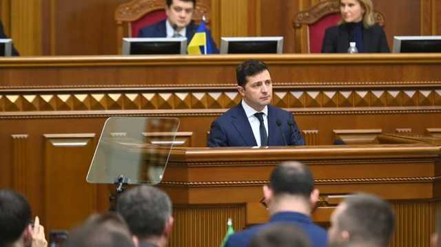 Зеленский отозвал из Рады проекты о местных выборах и зарплатах чиновников