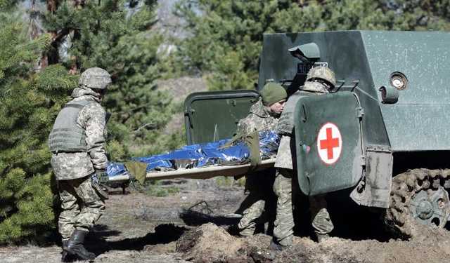 На Донбассе боевики ранили семерых украинских военных