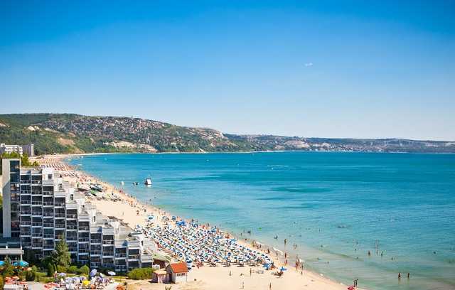 Украинцам разрешили въезд на еще один популярный курорт