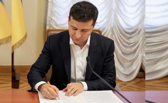 Зеленский уволил посла Украины в Румынии