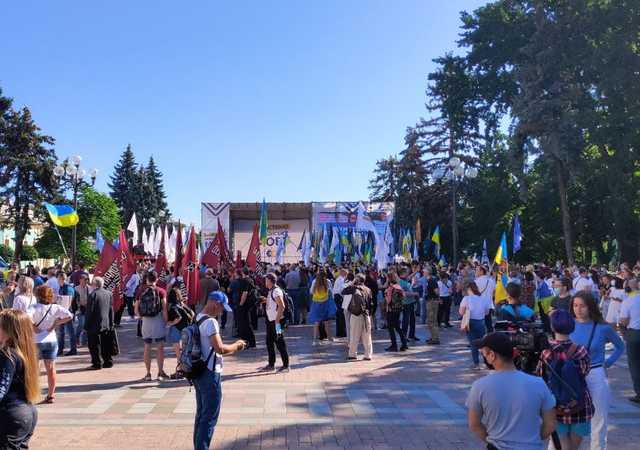 Пишемо диктант: Геращенко викликала Бужанського на мовну дуель