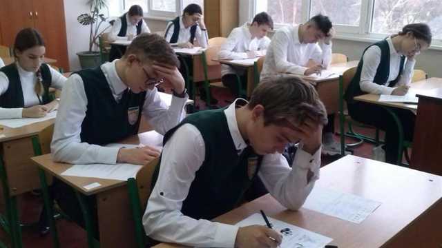 Более 700 детей пересекло Станицу Луганскую для сдачи ВНО