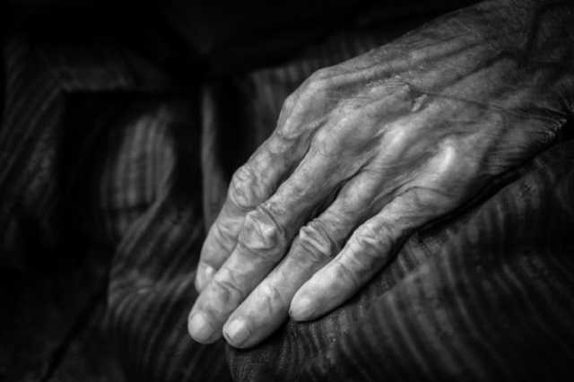 В Запорожье убили и ограбили 92-летнего мужчину