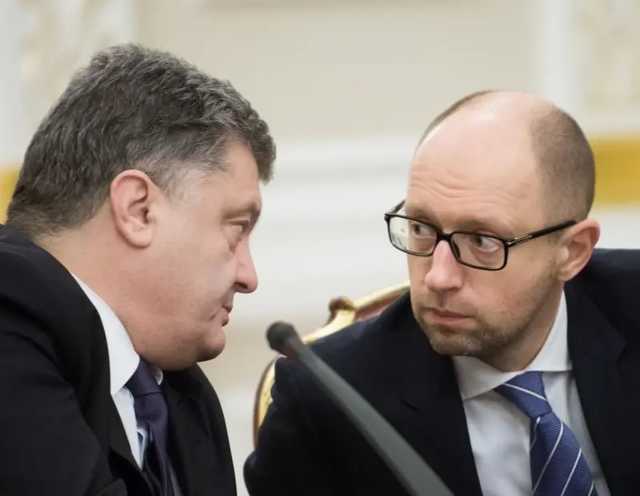 Адвокаты Януковича требуют завести дело на Порошенко и Яценюка