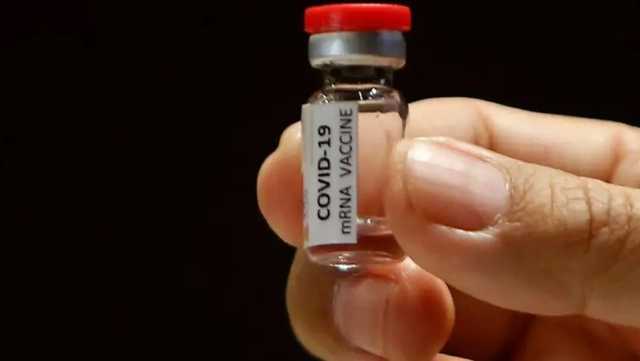 В Великобритании сообщили об успешности первых испытаний на людях новой вакцины от COVID-19