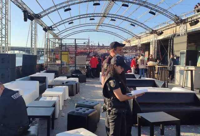 За вечеринку на барже Queen Kyiv полиция открыла 6 уголовных дел