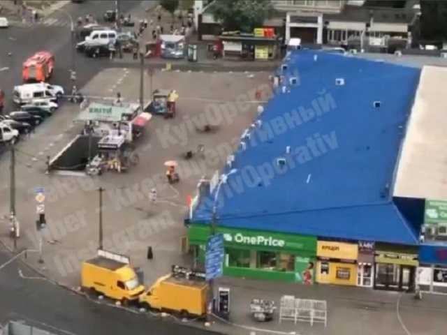 В Киеве возле станции метро «Минская» прогремел взрыв