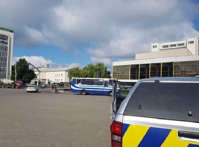 Захват заложников в Луцке: мужчина хотел обменять себя на беременную жену