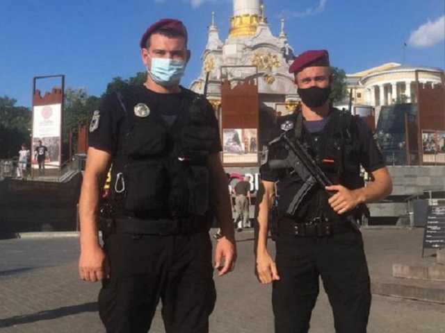 На улицы Киева вывели автоматчиков