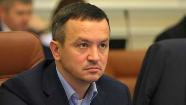 Министр объяснил падение экономики ростом гривны