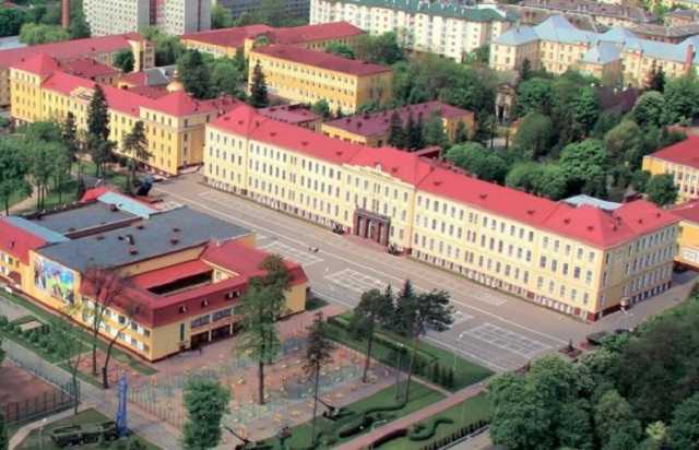 У Львові офіцера з військового вишу затримали на хабарі у $1200