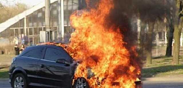 Сожженный в Киеве BMW принадлежал болгарскому бизнесмену