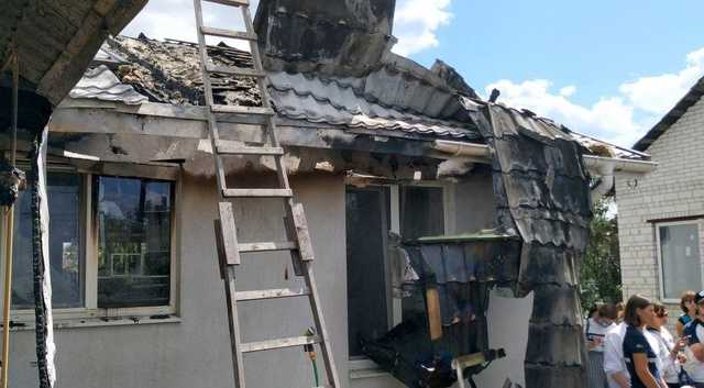 Общество сожгло дом Шабунина. В сети высмеяли очередной пост Зеленского